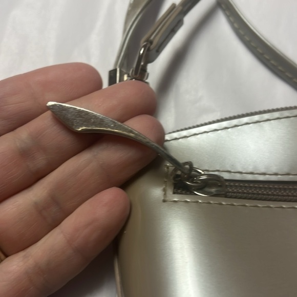 Beijo tiny crossbody - Picture 4 of 7